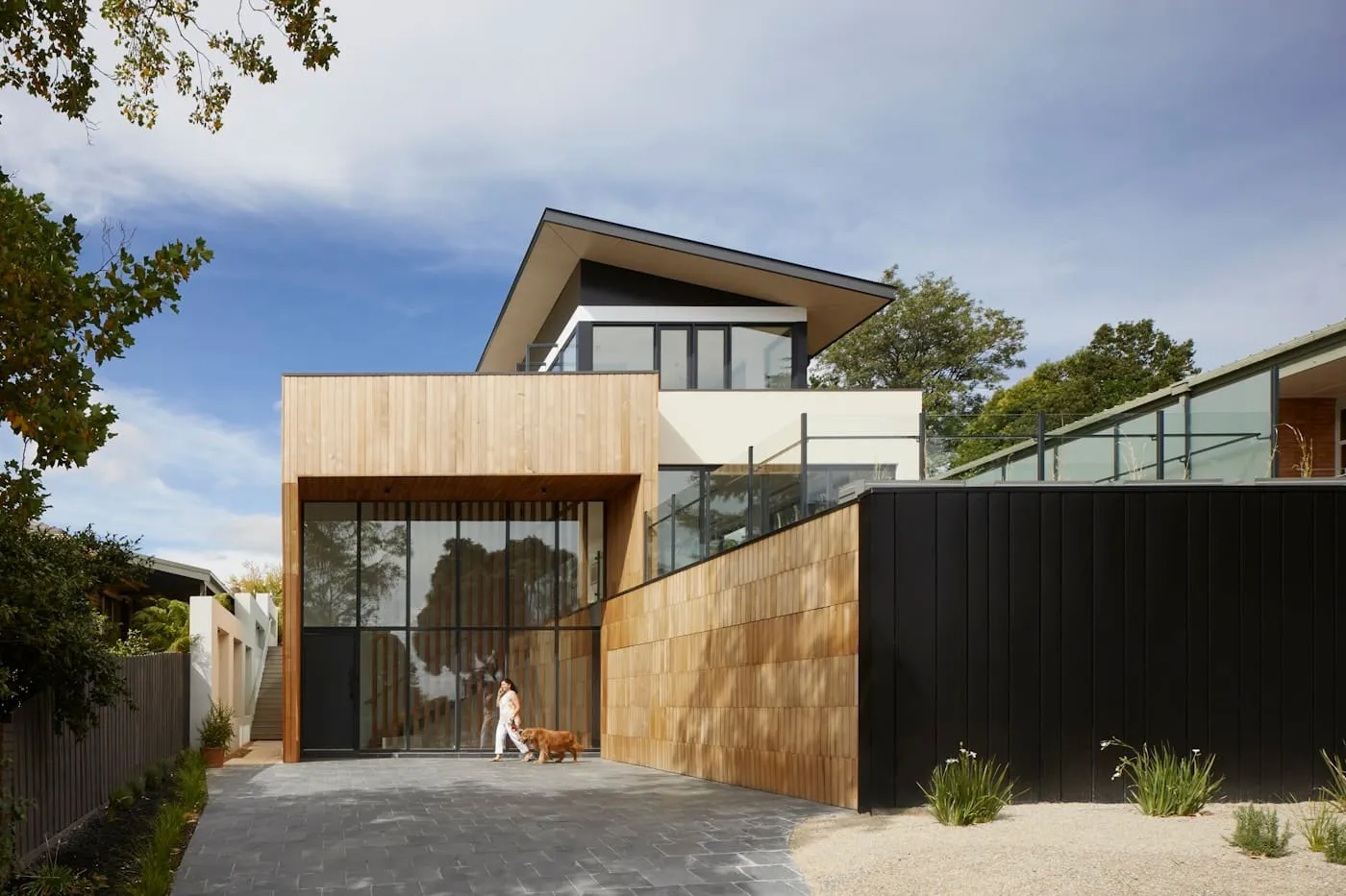 Moderne aanbouw aan een woonhuis